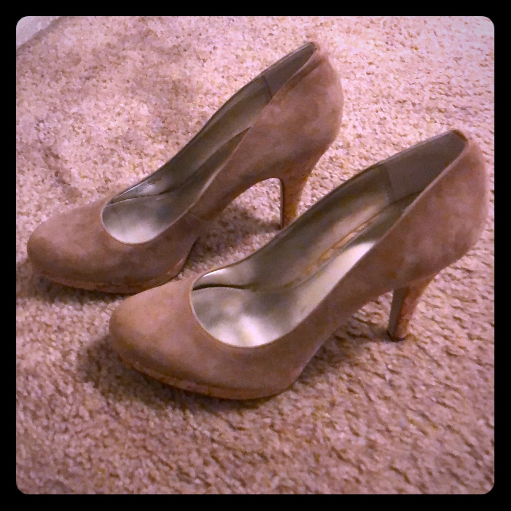 Tan heels